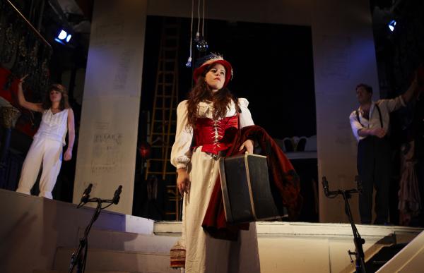 The Boy I Love Is Up in the Gallery - photo (c) Simon Way
