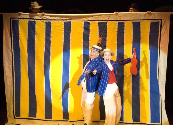 Singin' in the Rain - photo (c) Ian Cole